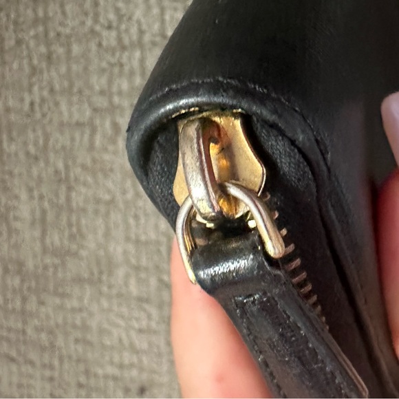 FENDI ZIP WALLET - Picture 8 of 8